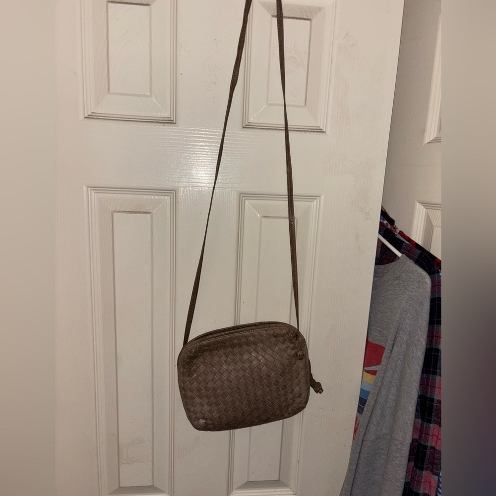 Vintage 1980's Bottega Veneta Intrecciato Leather Drawstring Bag​​ - Picture 2 of 14